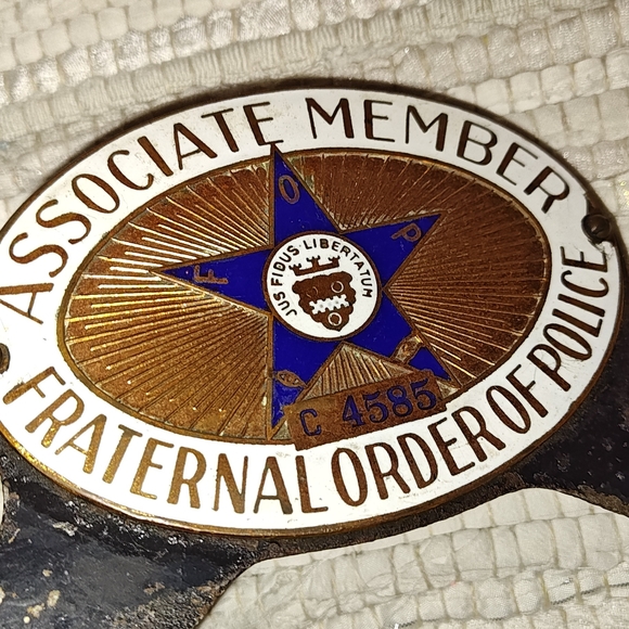 Fraternal Order of Police Associate Member ANTIQUE 1920-1930s RARE TOPPER EMBLEM - Picture 6 of 16